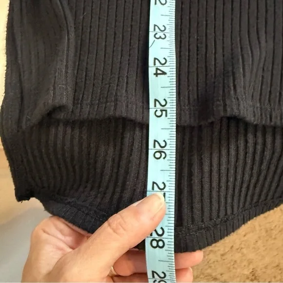 American Eagle Black Long Sleeve Super Soft Ribbed V Neck Shirt Top Size Medium - Picture 8 of 9